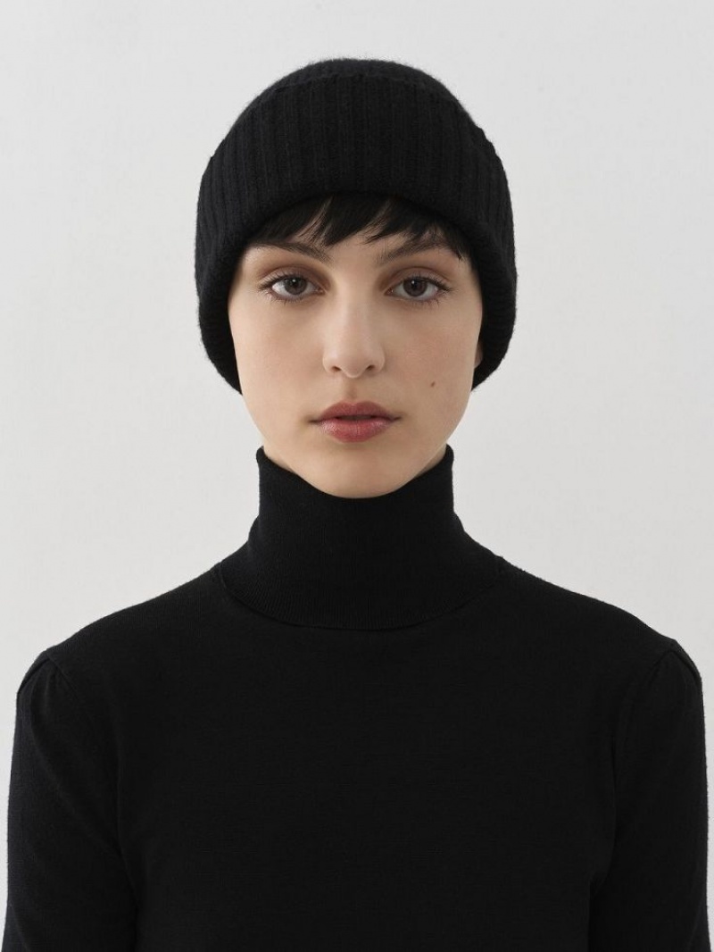 Black Chloe Ribbed Knit Beanie Hats | CHE-SR14487