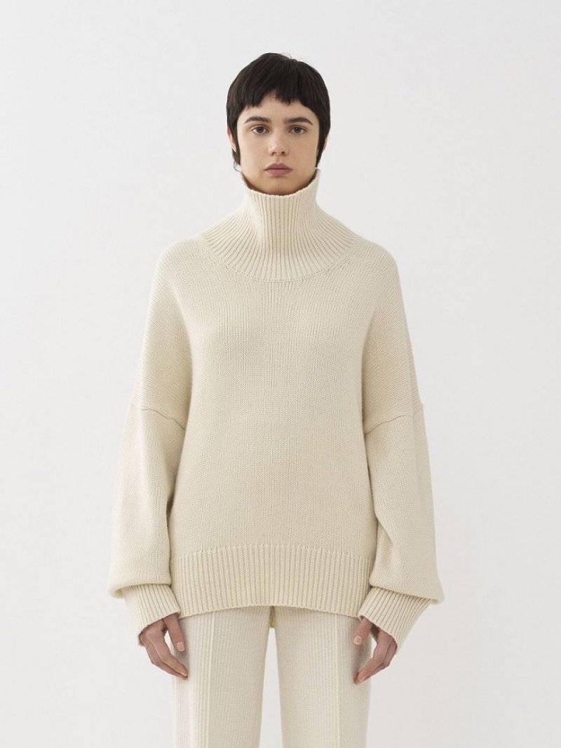 White Powder Chloe Oversized High-neck Knitwear | CHE-SR13927